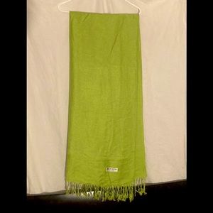 100% Pashmina/Cashmere Scarf with Light Paisley Pattern